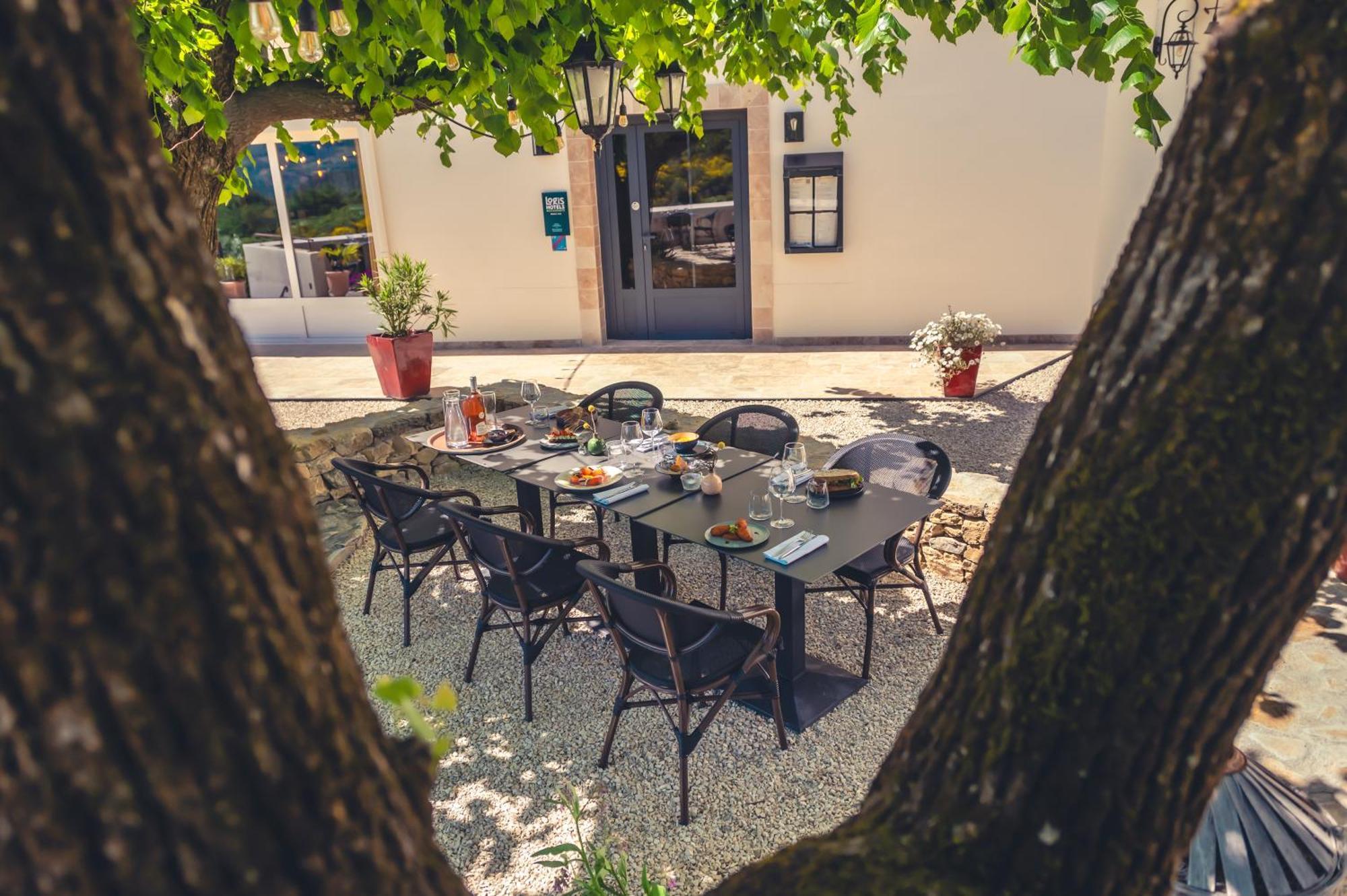 Logis Hotel Restaurant Le Plantevin Propiac Екстер'єр фото