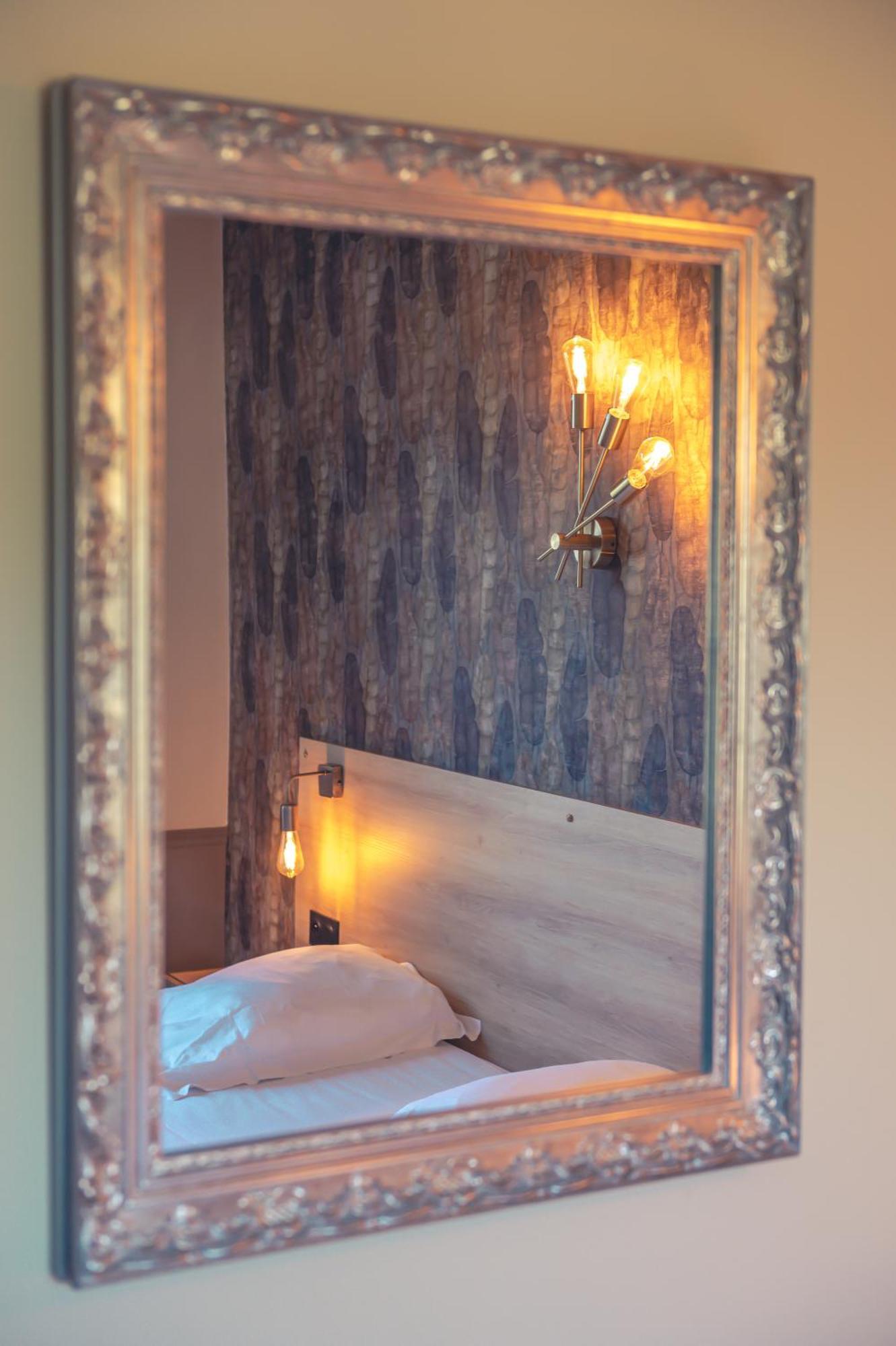 Logis Hotel Restaurant Le Plantevin Propiac Екстер'єр фото