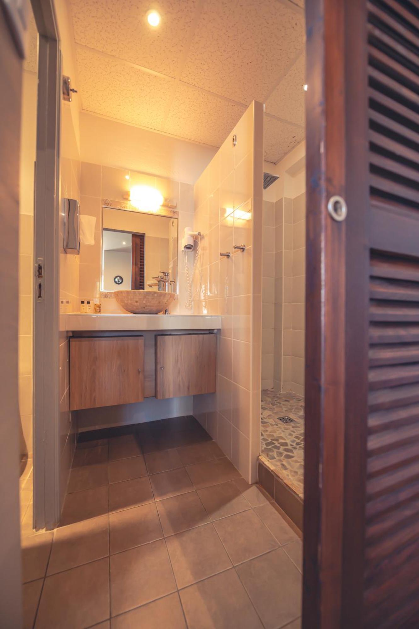 Logis Hotel Restaurant Le Plantevin Propiac Екстер'єр фото