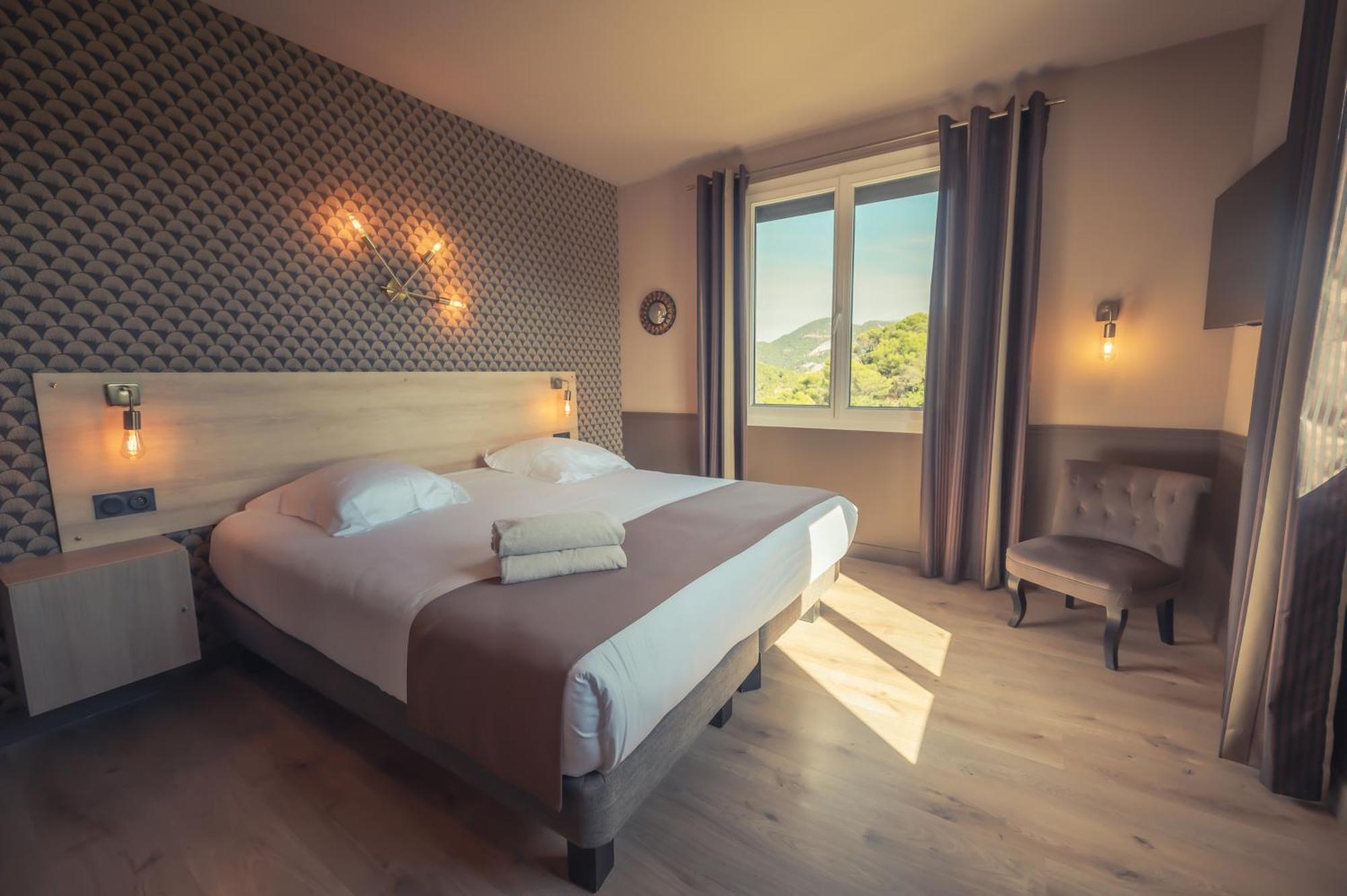 Logis Hotel Restaurant Le Plantevin Propiac Екстер'єр фото