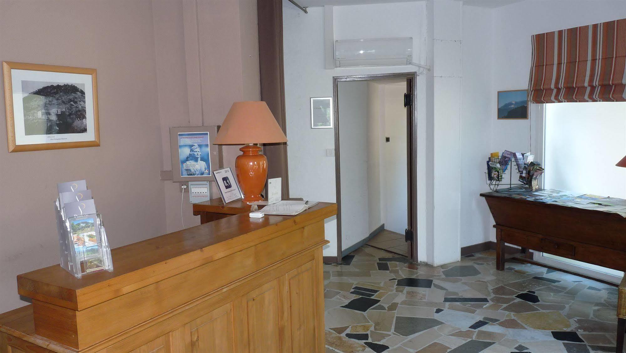 Logis Hotel Restaurant Le Plantevin Propiac Екстер'єр фото