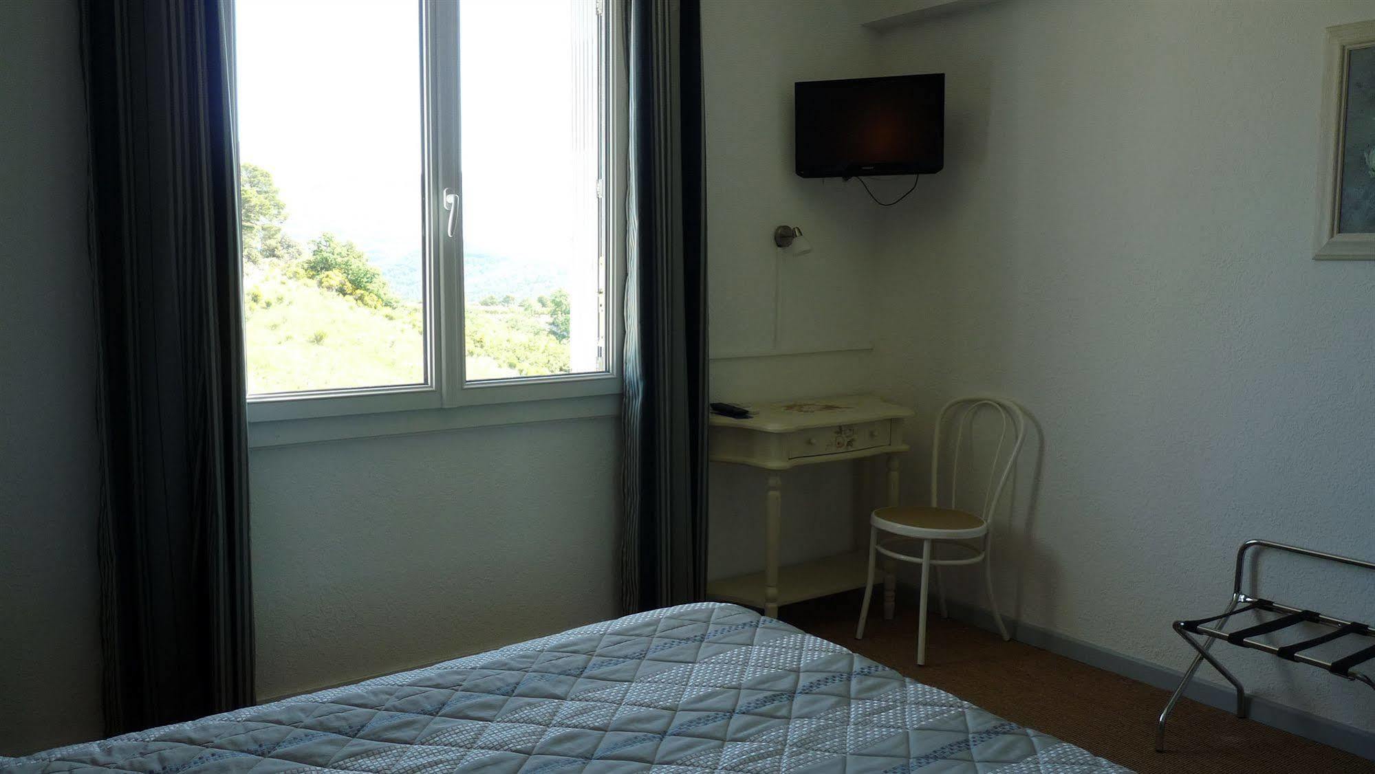Logis Hotel Restaurant Le Plantevin Propiac Екстер'єр фото